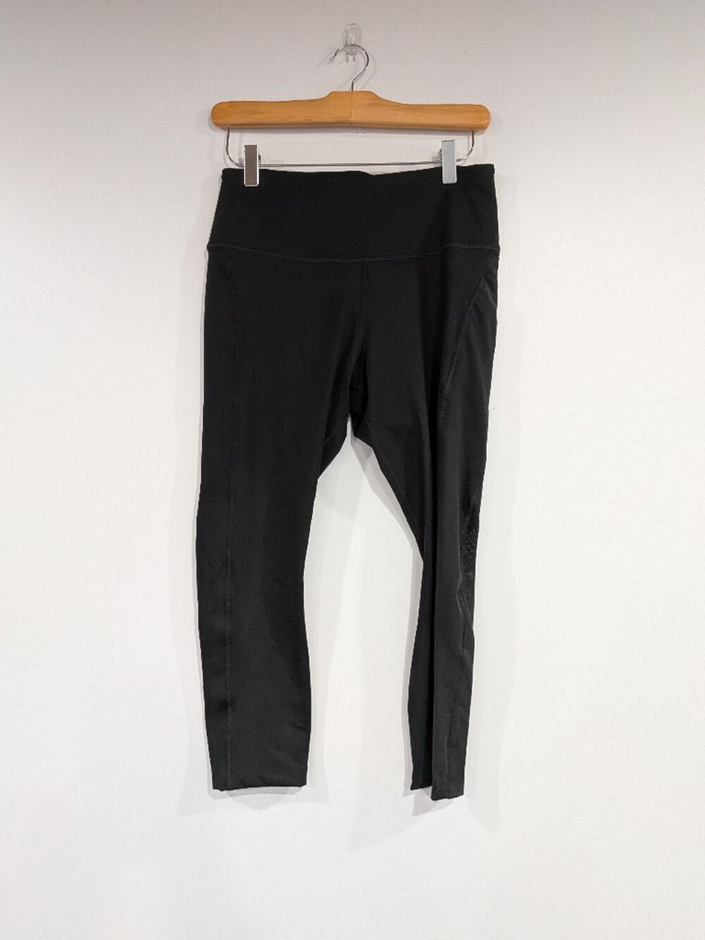 BNWT Nike Fast Cropped Leggings Black Size Medium